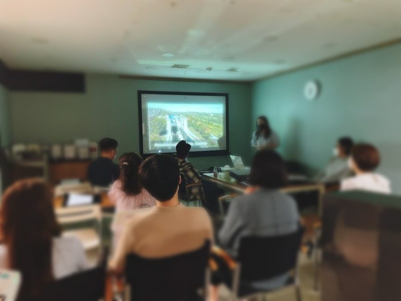 [세미나 후기] 캐나다 ‘장기체류’,’단기체류’로 진행된 세미나 후기를 들려드립니다. 관련 이미지 6